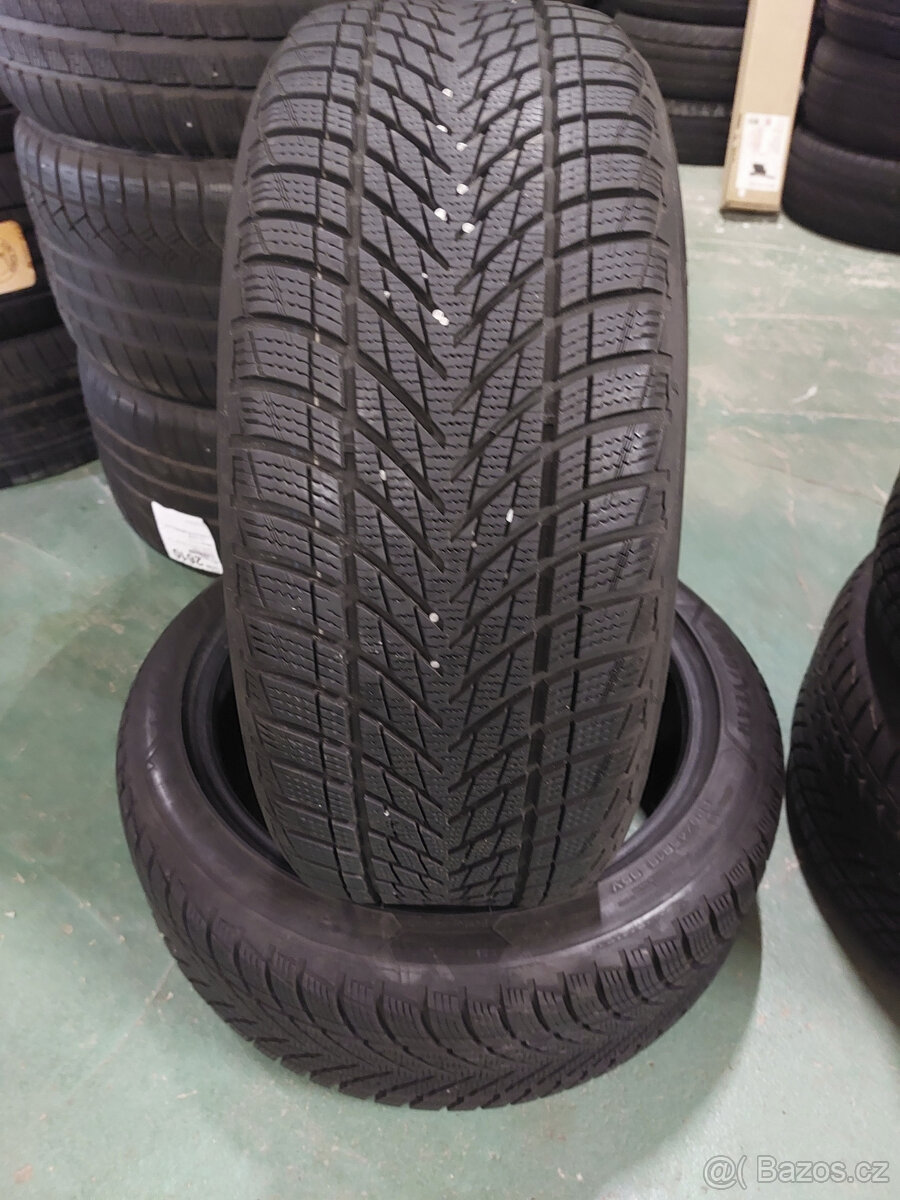 225/45 R18 95V Goodyear UG Performance 3, zimní 2ks