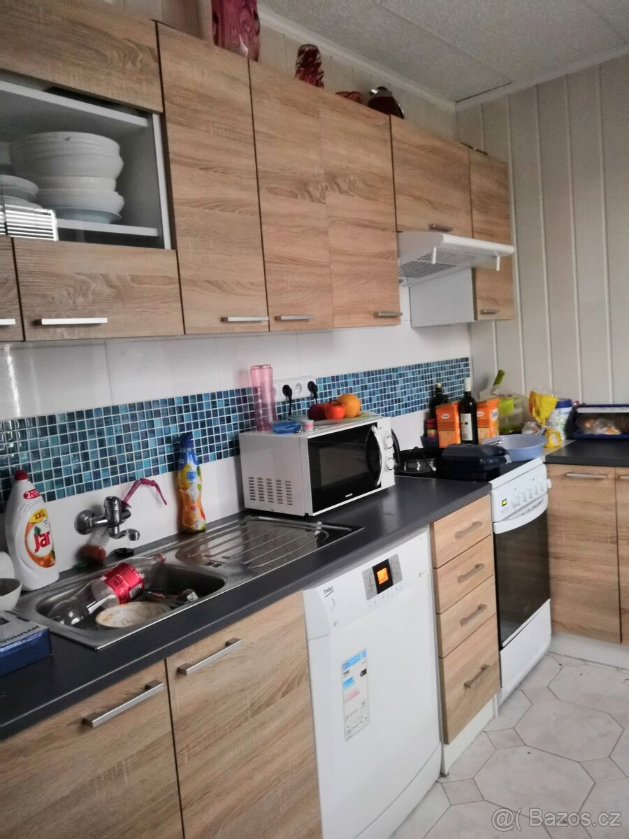 Kuchyňské skříňky - cena za kus 400 Kč