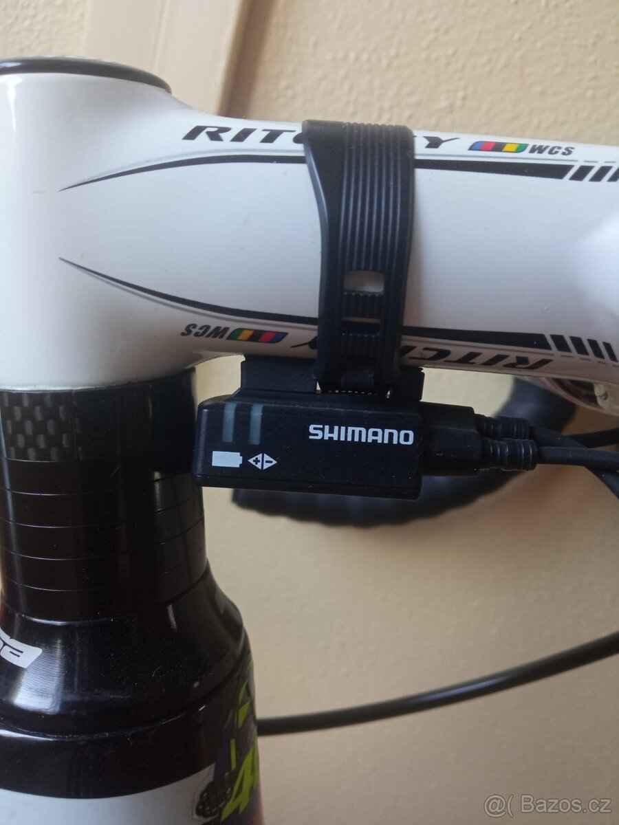 Karbonové silniční kolo