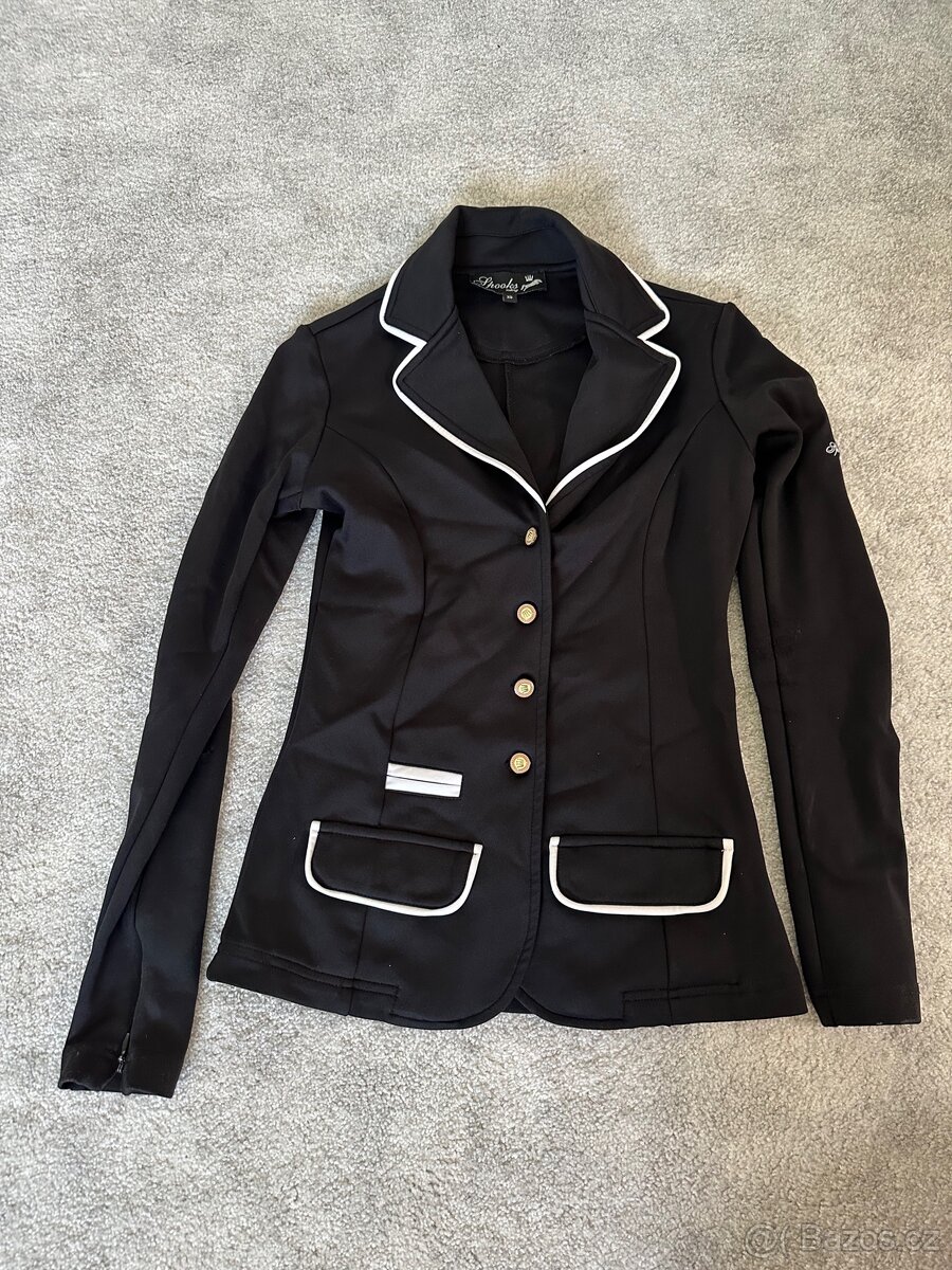 Závodní oblečení - sako, trička, rajtky