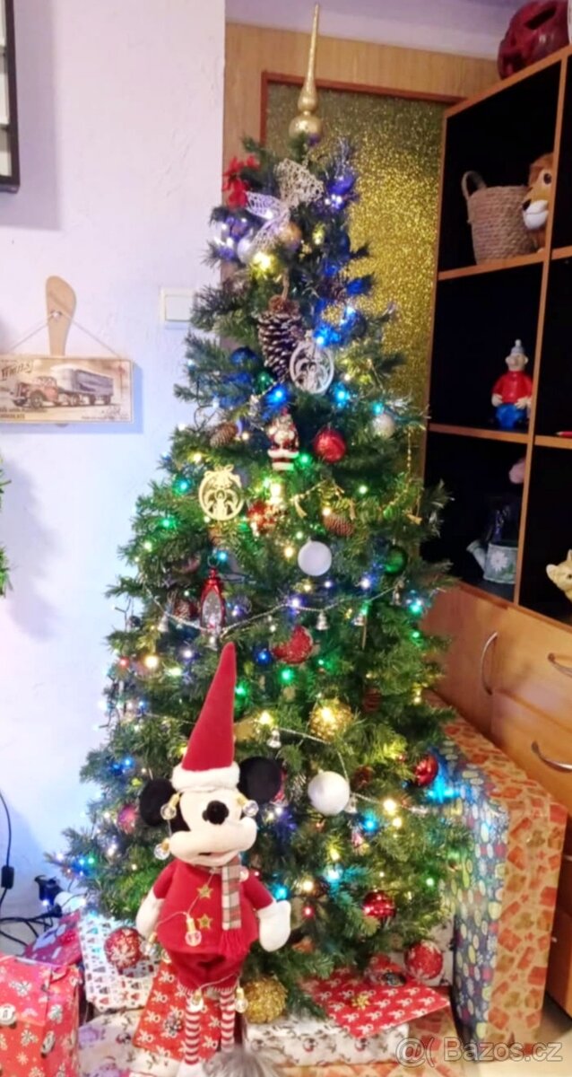Prodám plastový vánoční stromek 180cm
