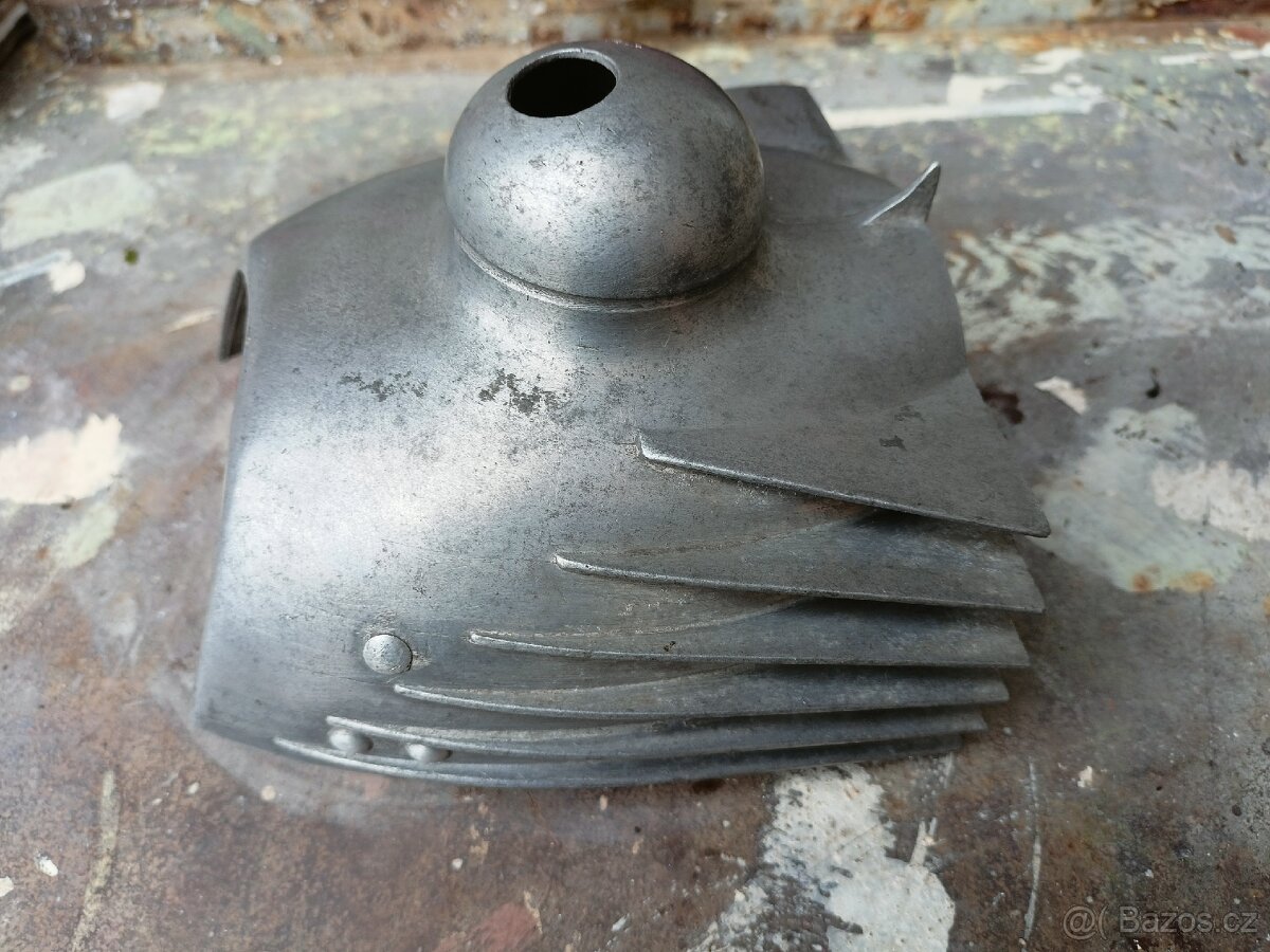 Prodám pěkný kryt karburátoru