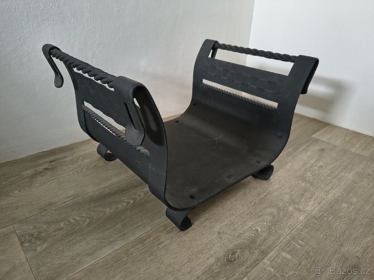 Prodám kovaný koš na dřevo