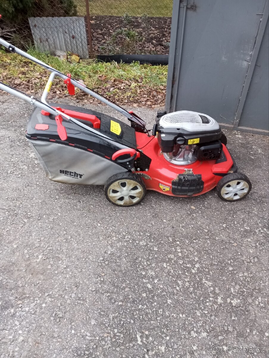 Sekačka HECHT s pojezdem