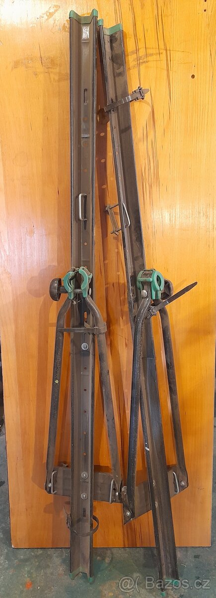 Střešní nosič kol