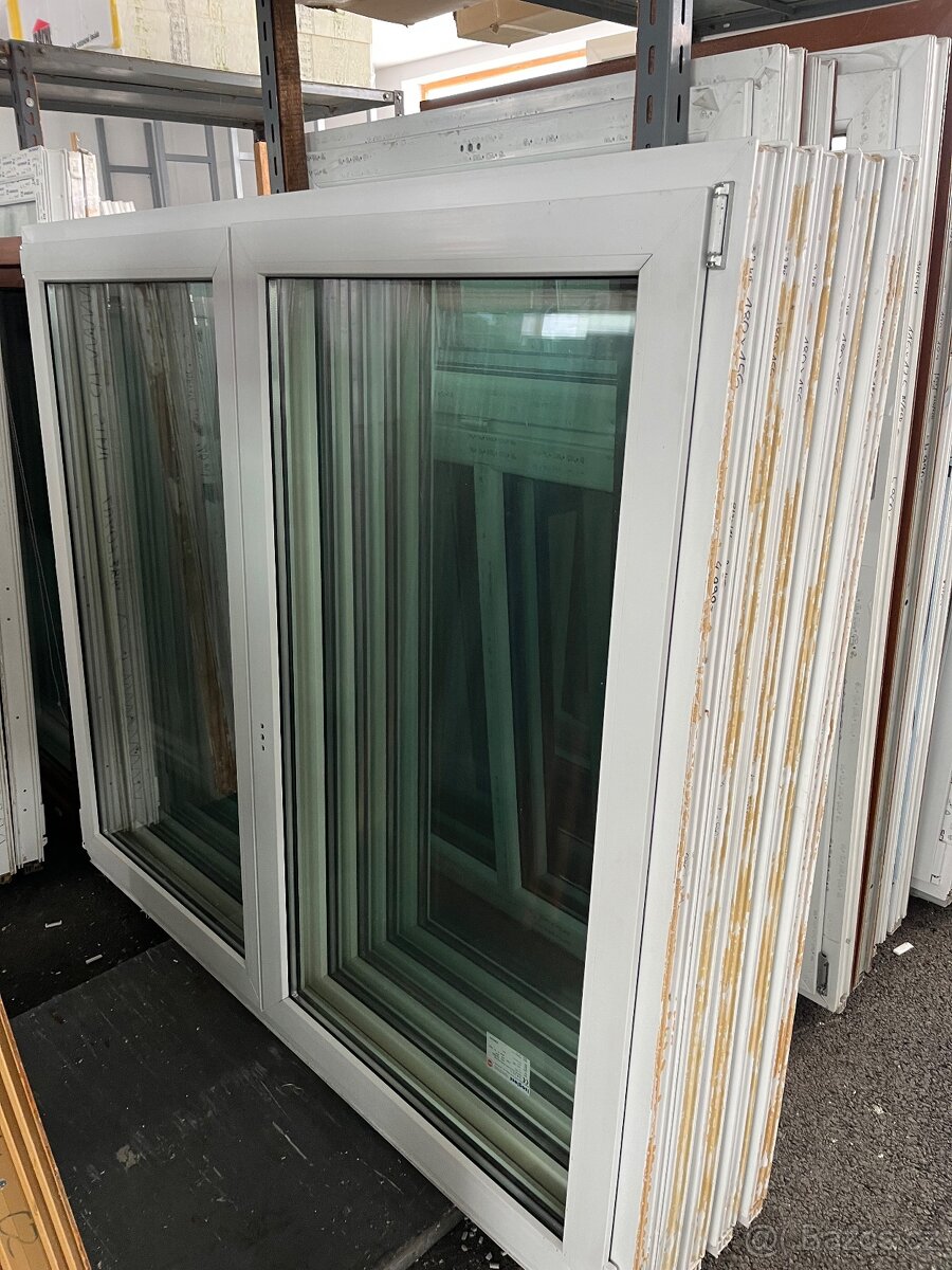 5 KUSŮ DVOUKŘÍDLÝCH PLASTOVÝCH OKEN 180x155-PLZEŇ