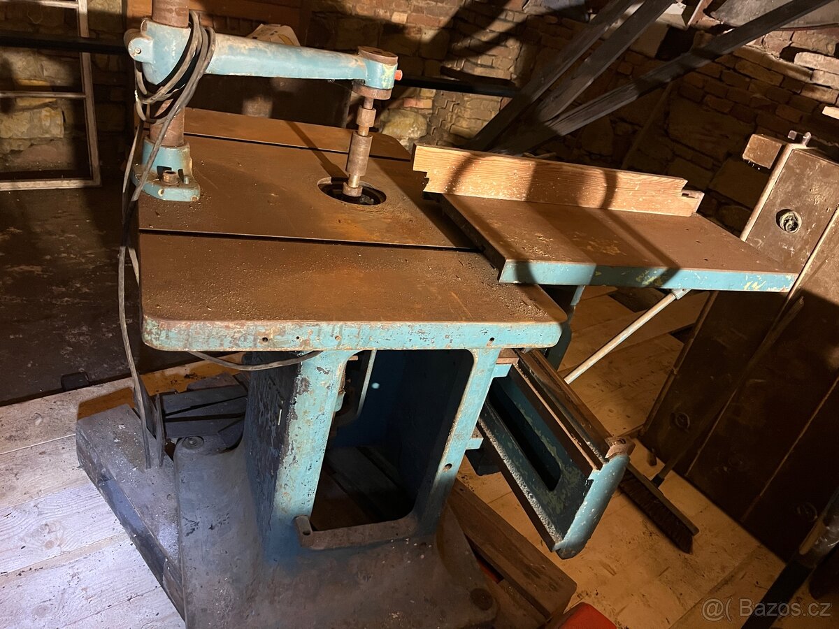 Truhlářská spodní fréza