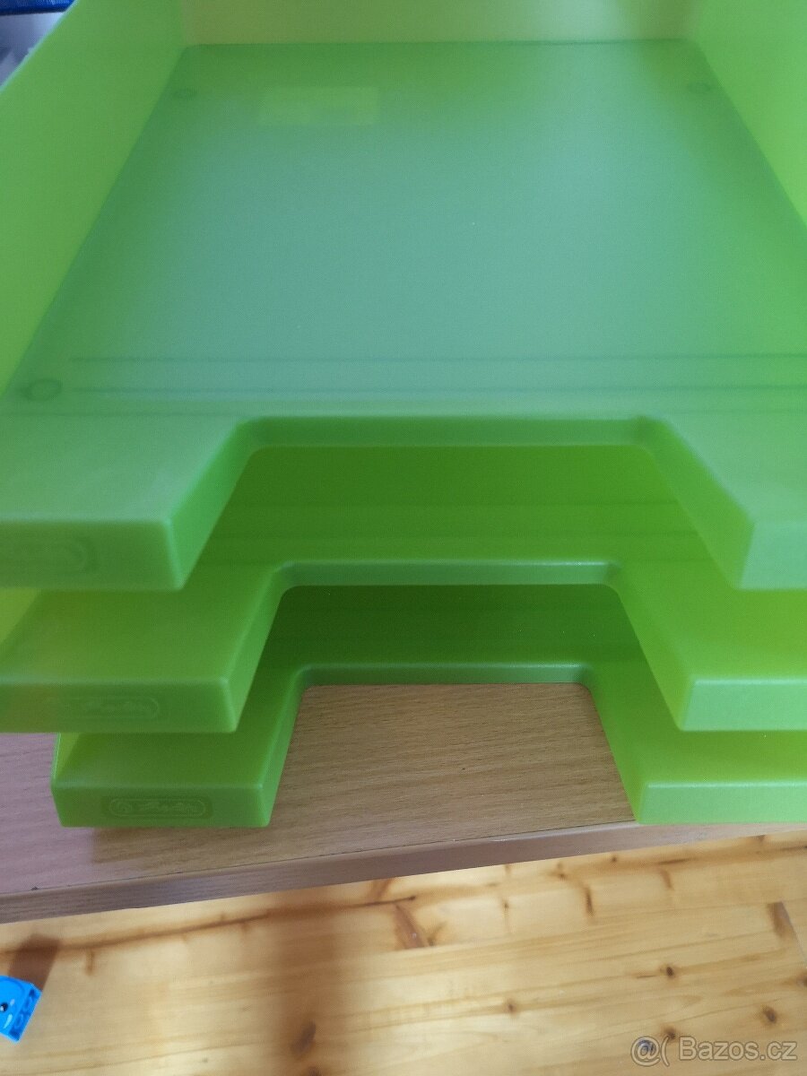 Plastový organizér na stůl- zelený
