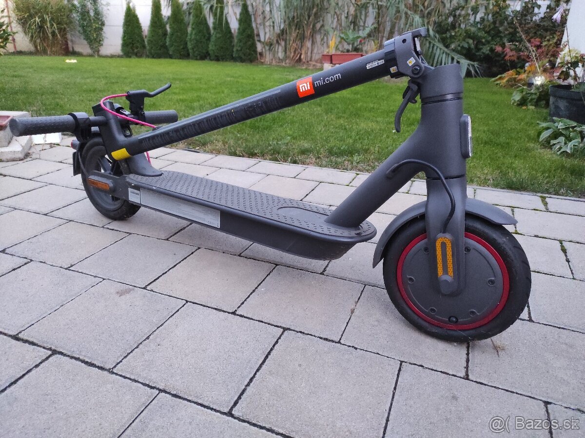 Elektrická koloběžka Xiaomi MI PRO 2