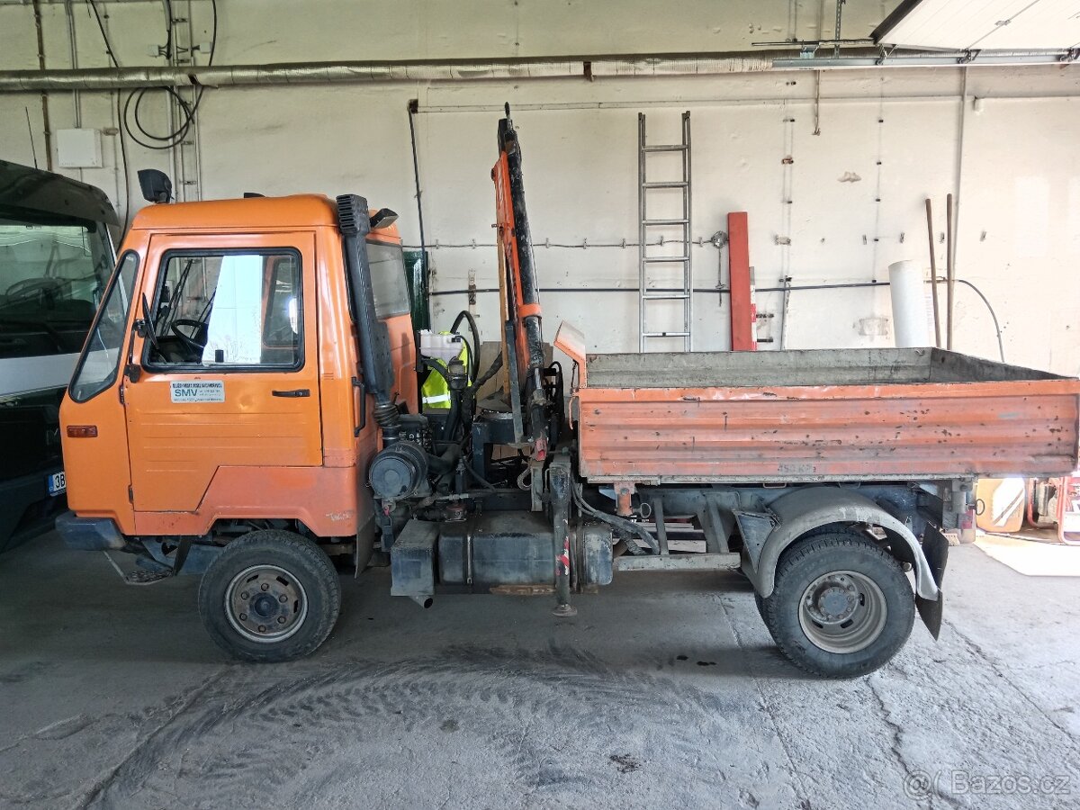 Multicar M 26 s HR + příslušenství - sypač a kartáč