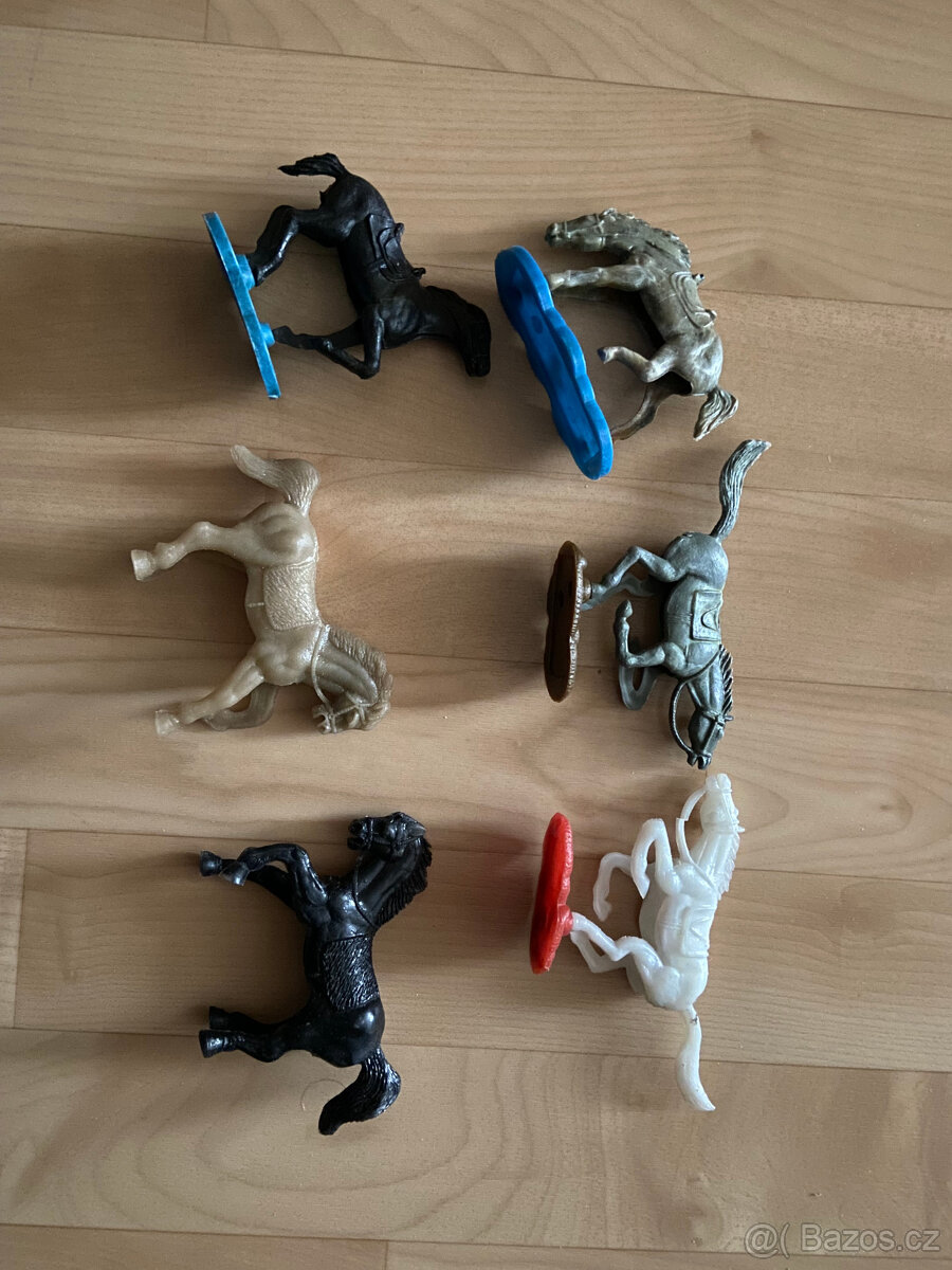 Retro figurky koňů