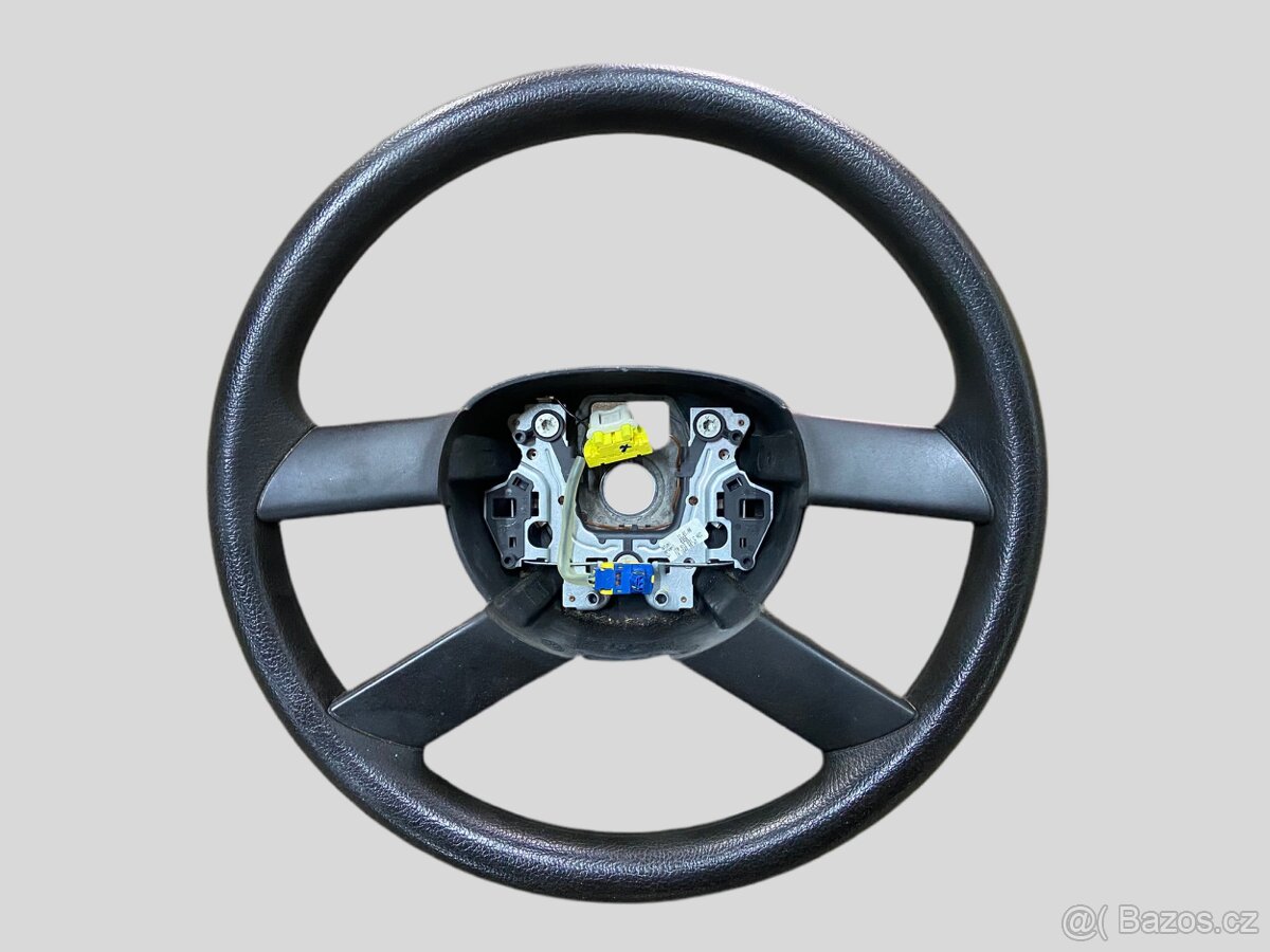 Volant čtyřramenný VW Touran krásný