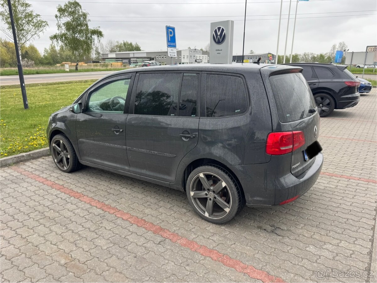 Vw Touran 2.0Tdi automat DSG 5-7 míst