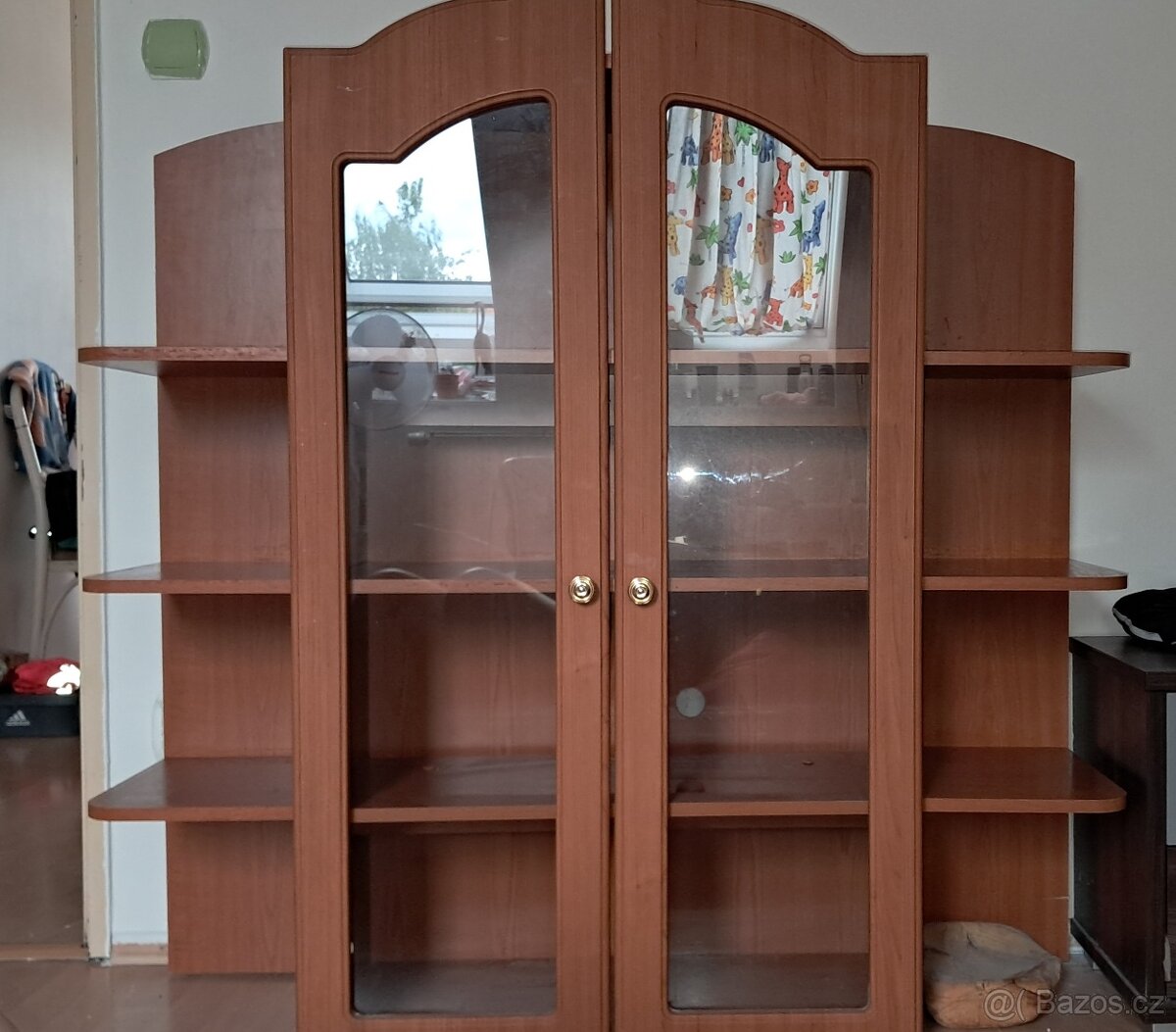 Skříň, vitrína