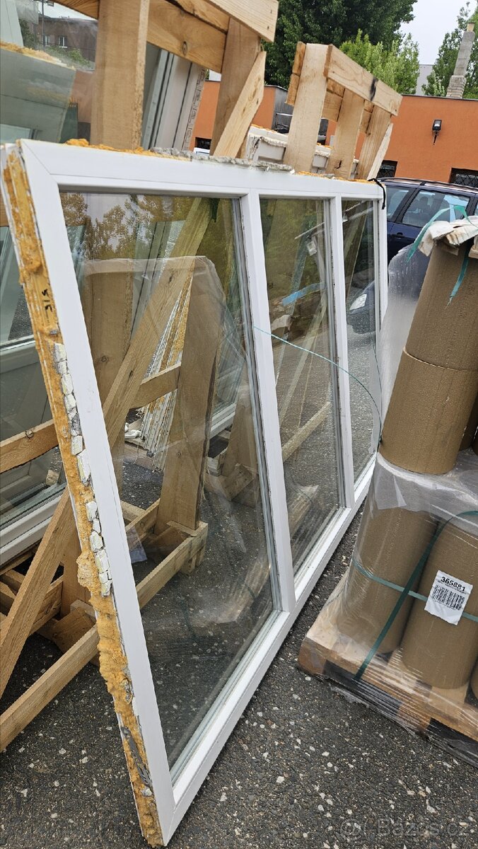 Okno PVC fixní- 2600x1560 mm - Starší