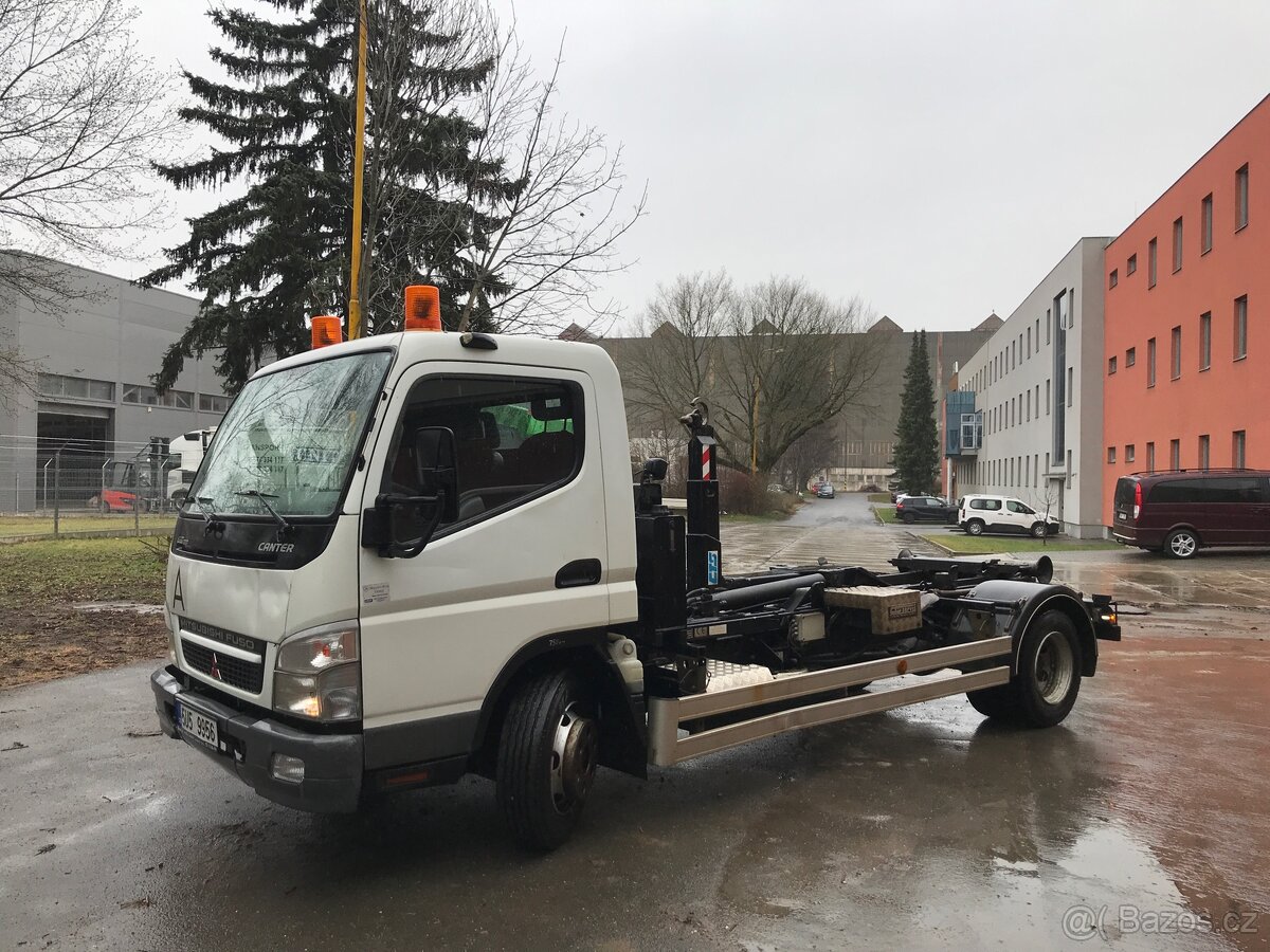 Mitsubishi Fuso 7C15- kontejner CTS