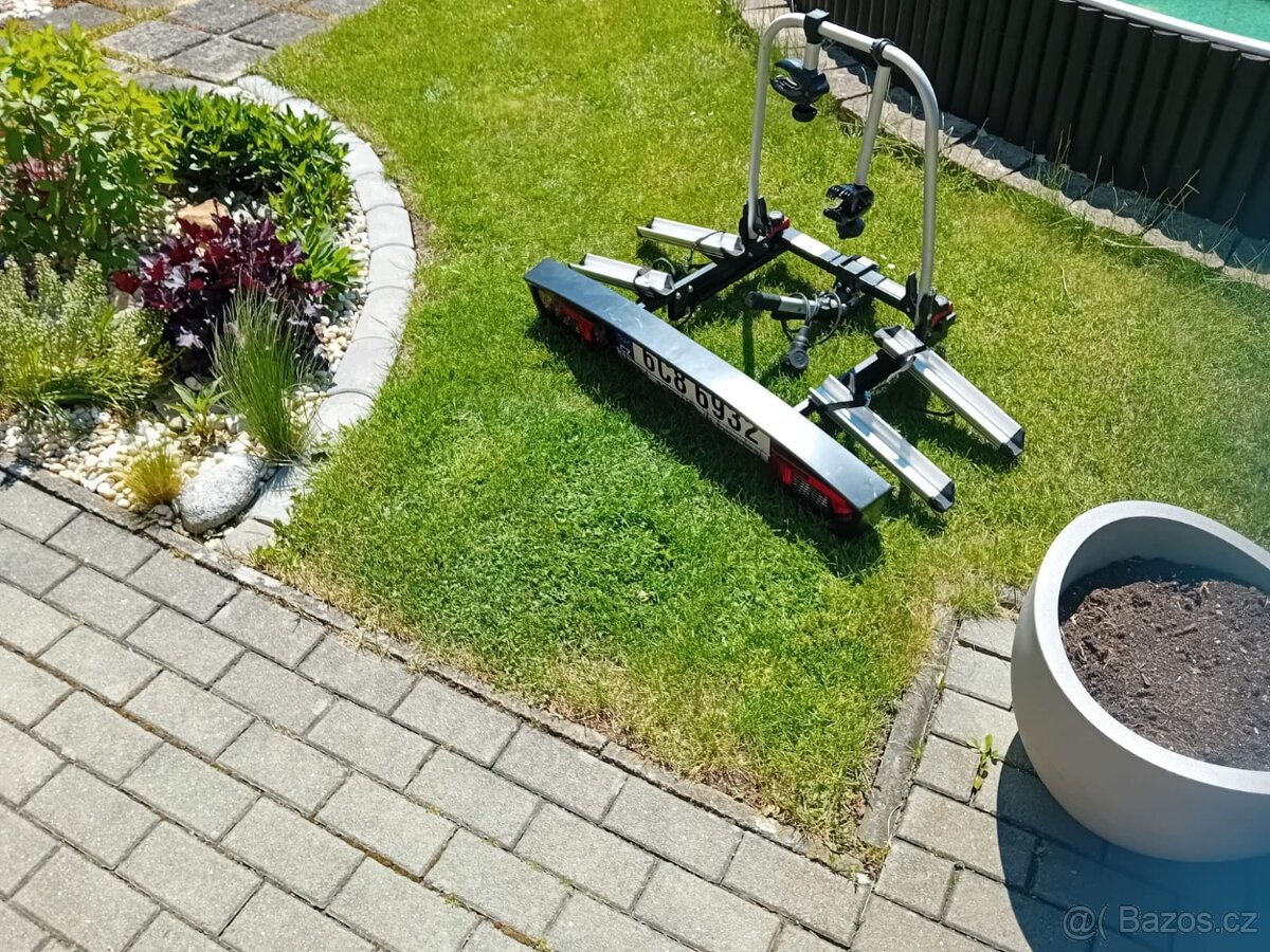 Nosič kol na tažné zařízení HAKR