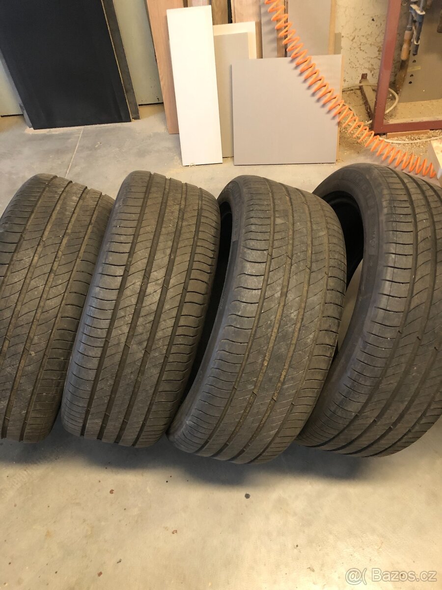 letní pneu Michelin Primacy 245 45 19