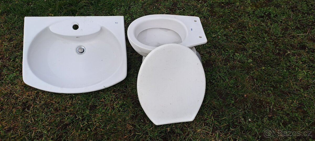 umyvadlo a wc mísa