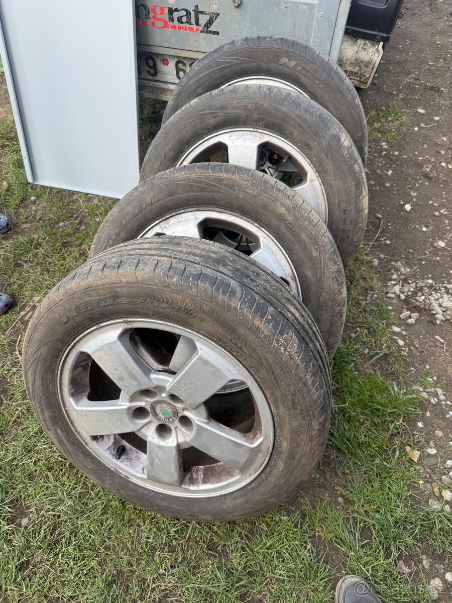Prodám 4x pneu a lité kola