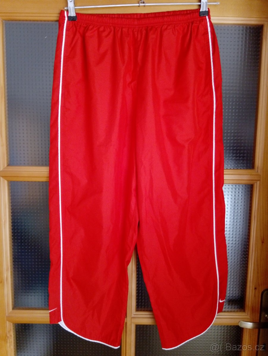 Dámské lehké sportovní šusťáky NIKE