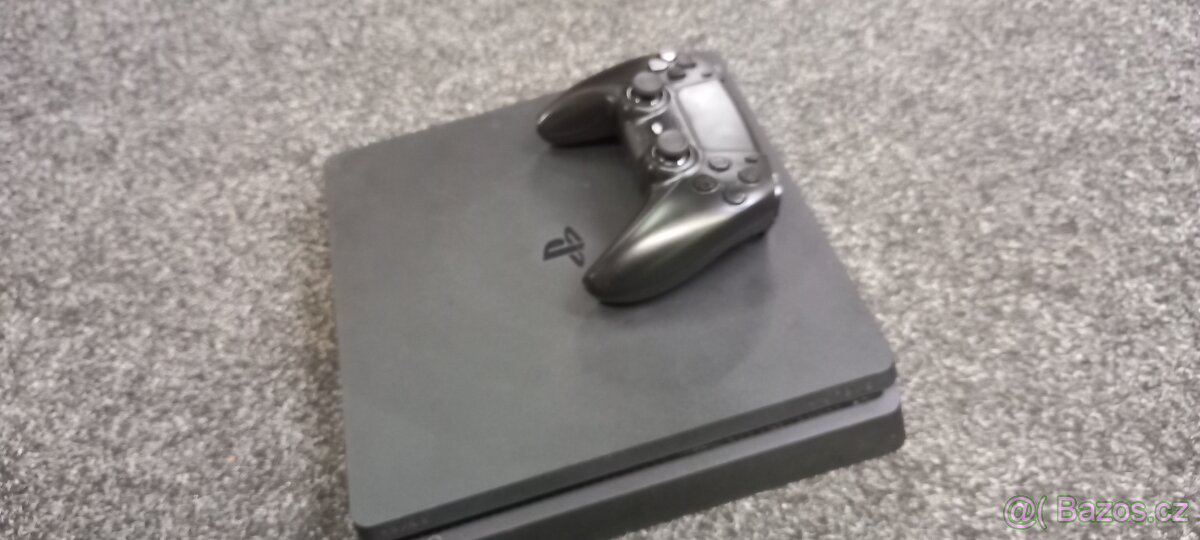 Playstation 4 slim