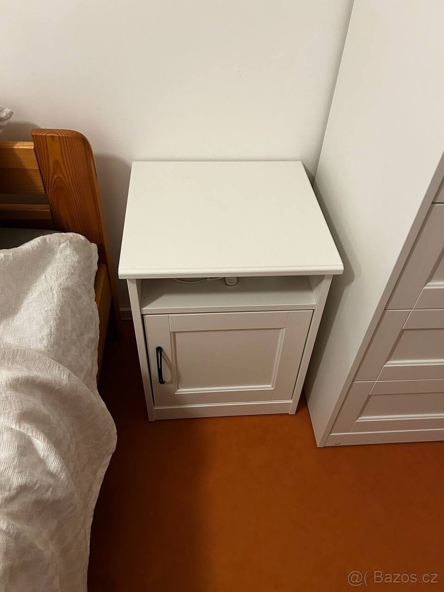 Noční stolek IKEA SONGESAND