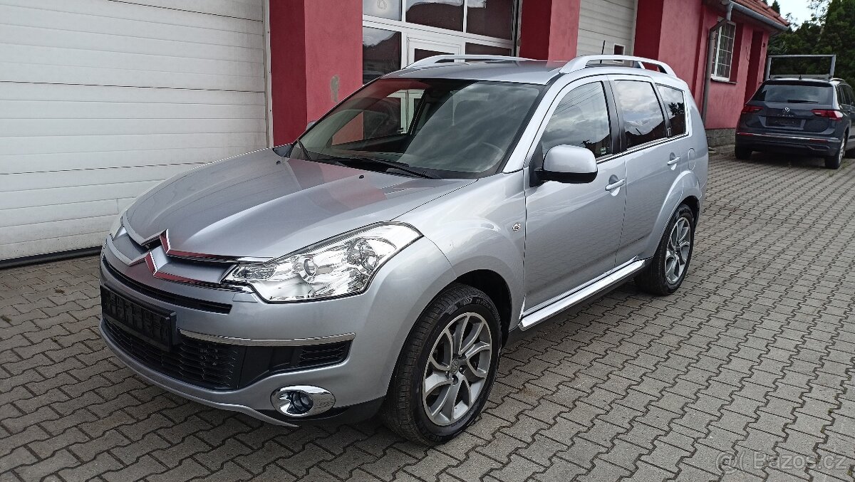 CITROËN C- CROSSER 2.2 HDI 4x4 7 míst 122 tis km tažné TOP
