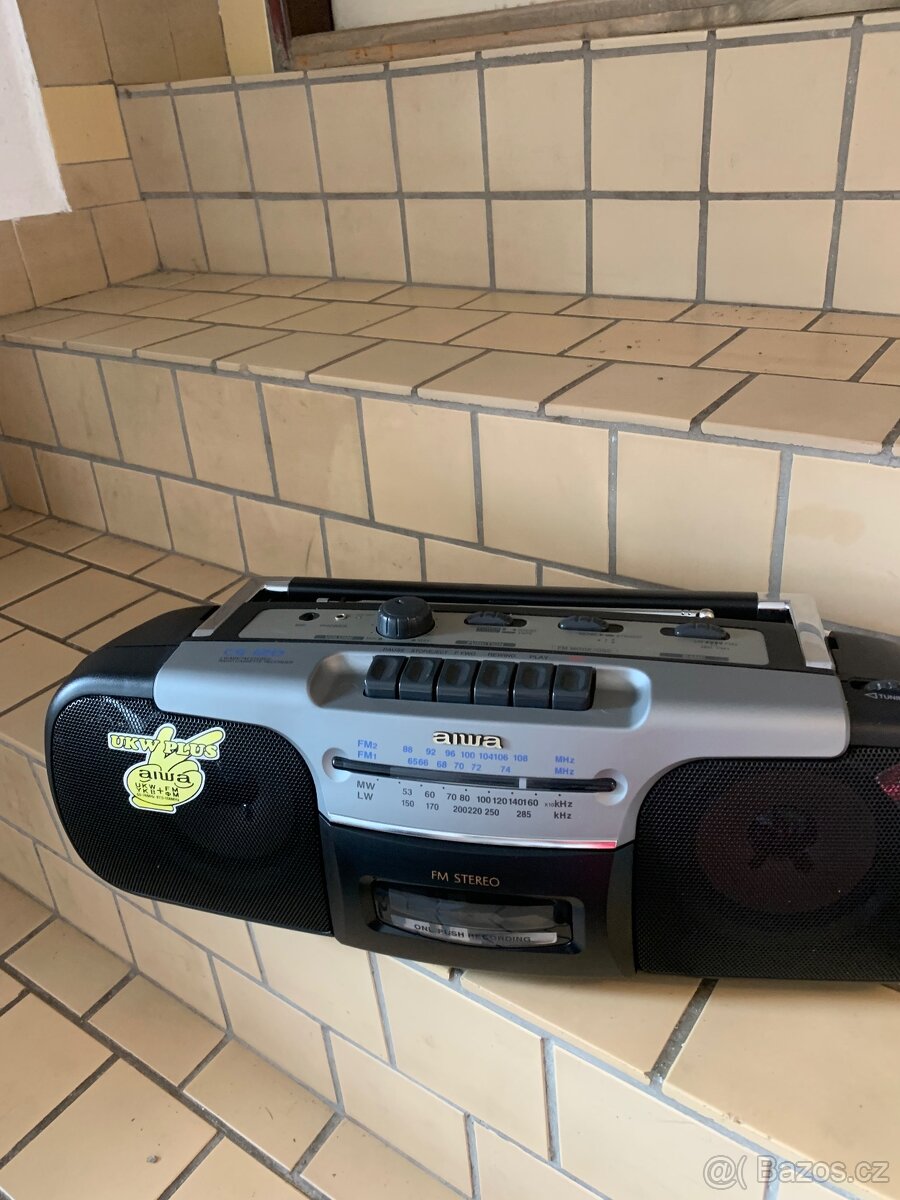Radiomagnetofon. NOVÝ nepoužívaný