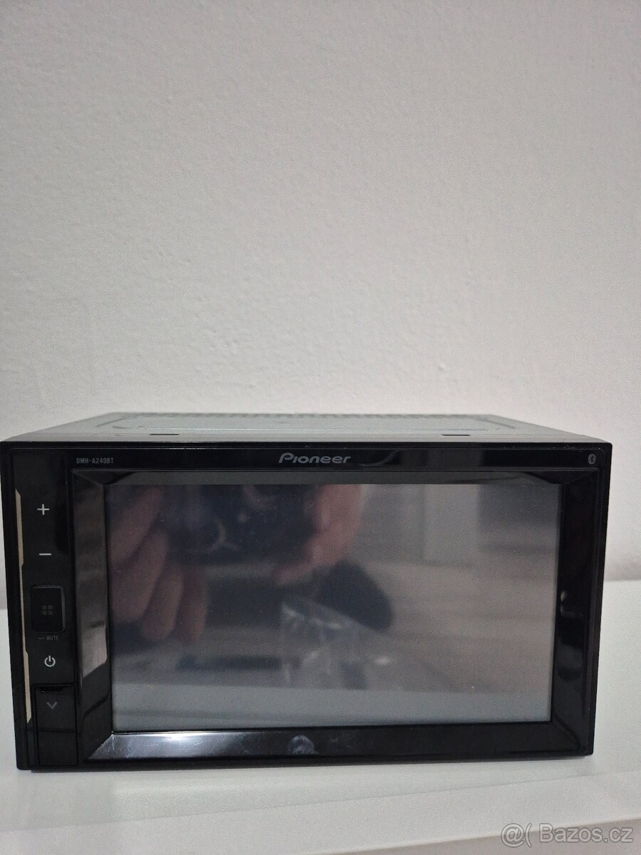 Prodám autoradio Pioneer DMH-A240BT