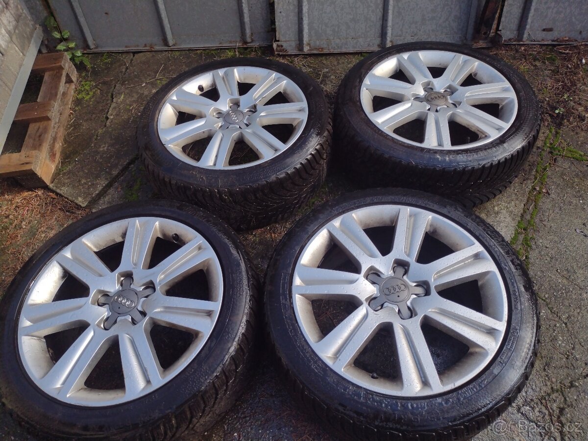 Prodám na Audi A4 b8,A5 org.alu kola 17"se zemními pneu