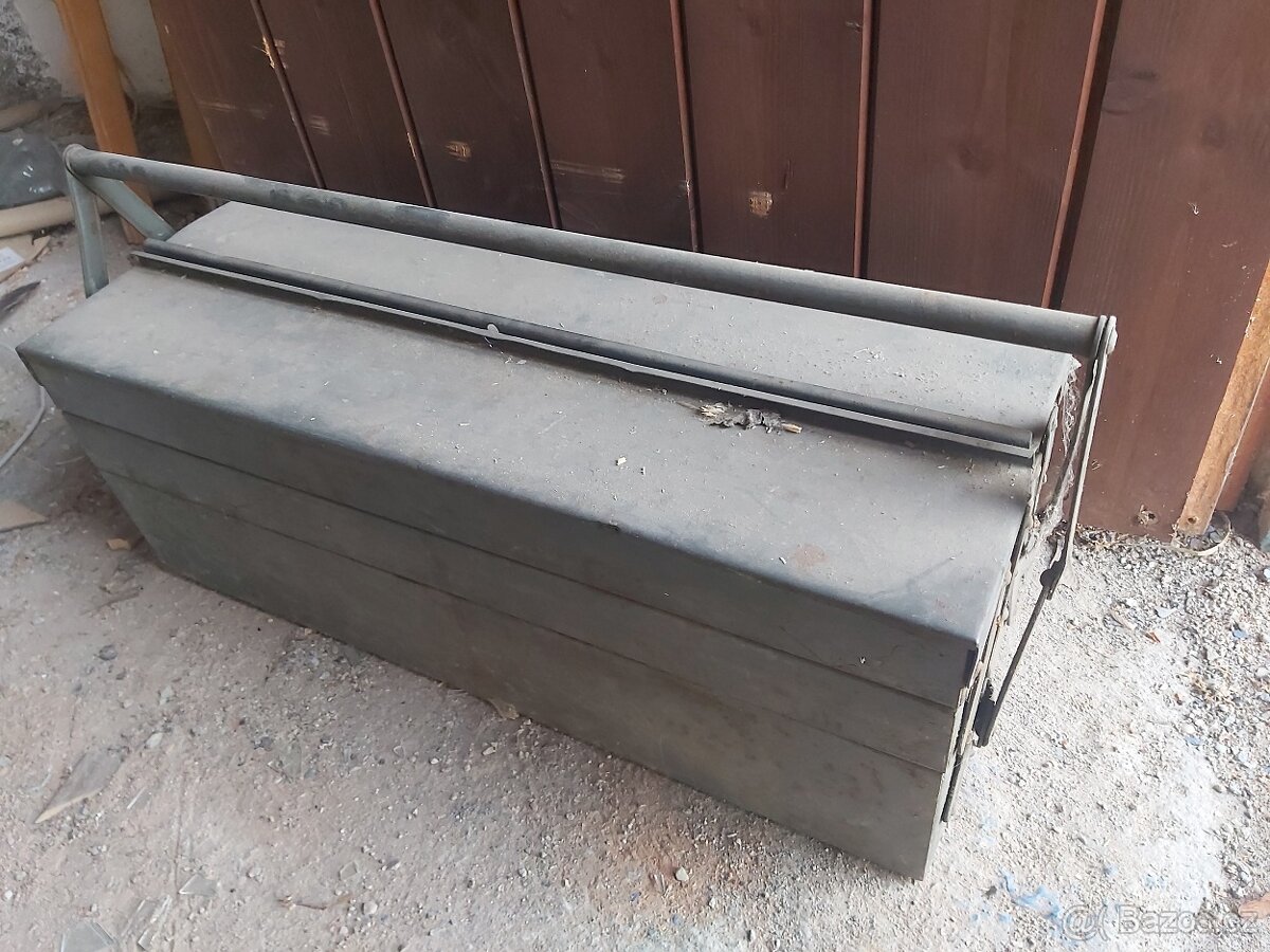 Plechova bedna na naradi