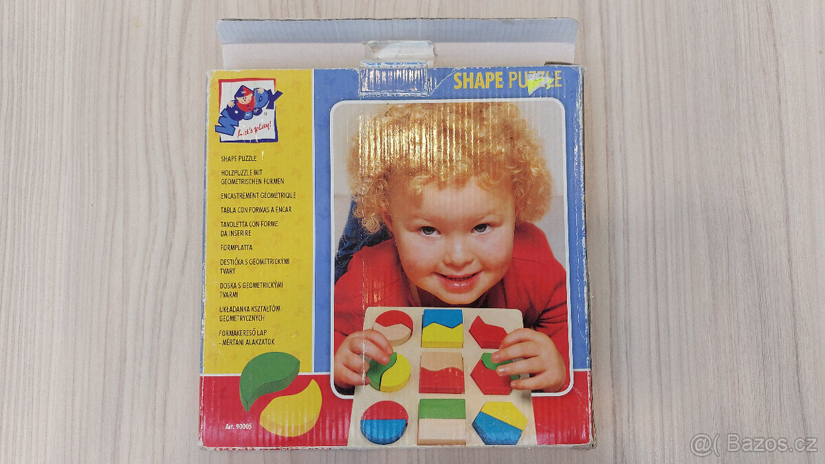 Dřevěná destička s geometrickými tvary