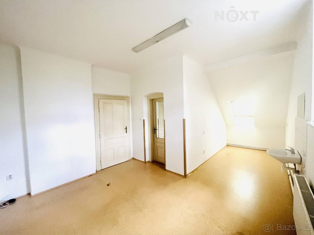 Pronájem komerční Obchodní prostory, 11㎡