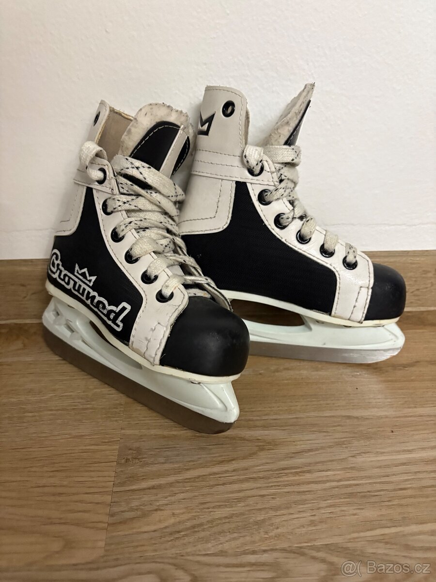 Lední brusle Crowned