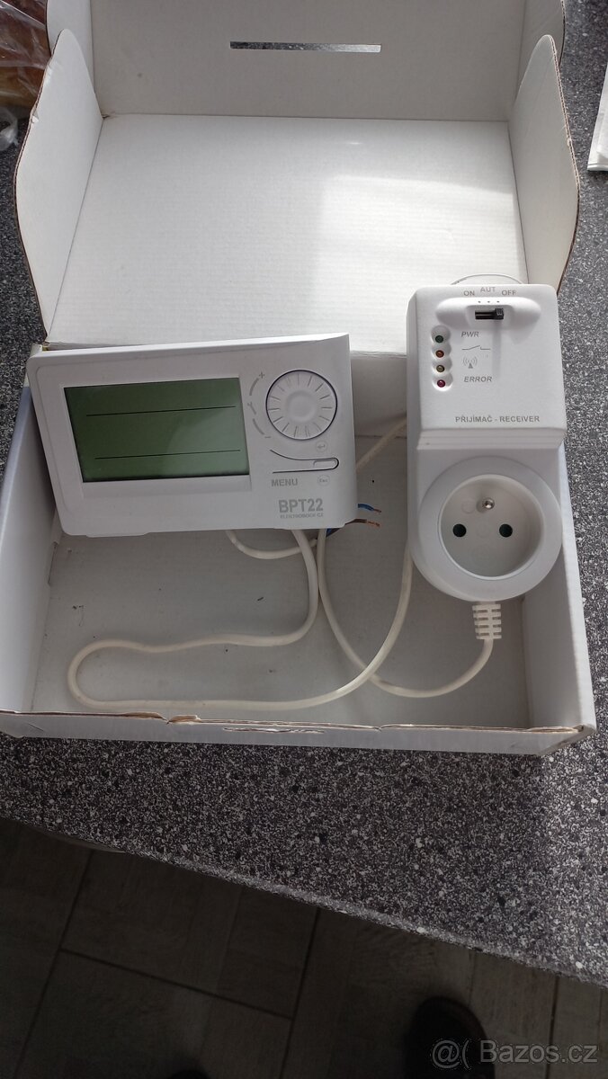 Bezdrátový programovatelný termostat.