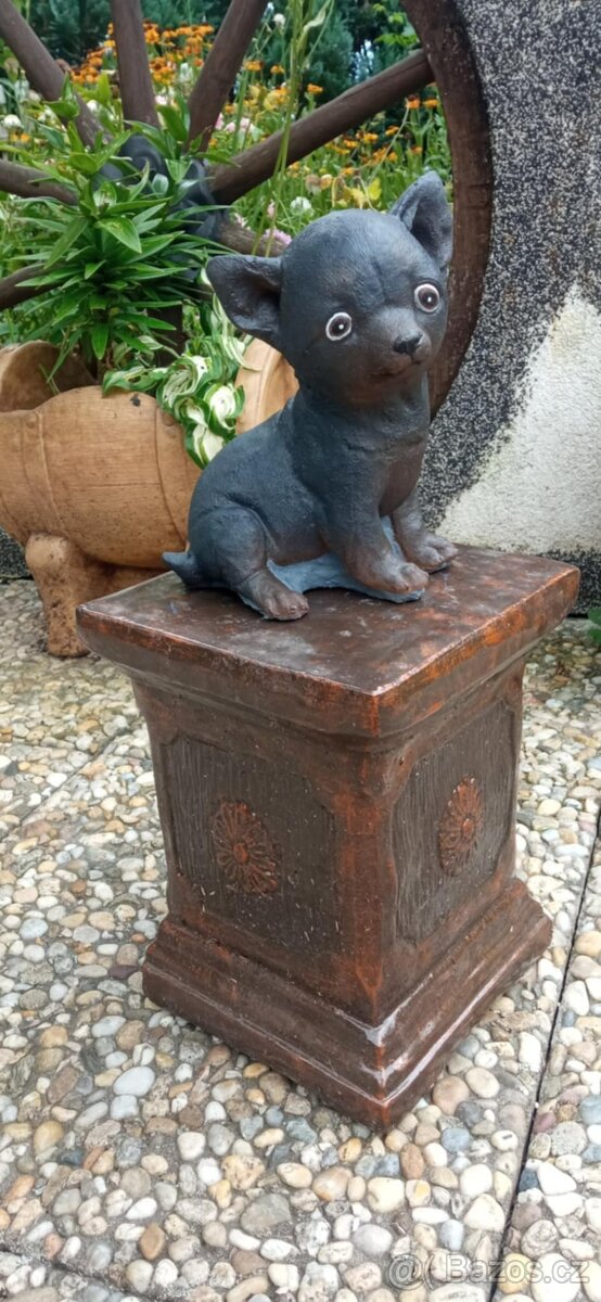 Zahradní dekorace- Soška Čivava 3