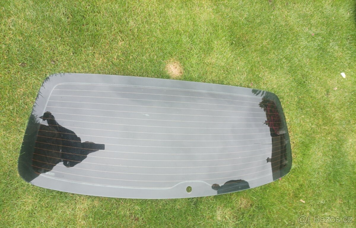 Zadní vyhřívané sklo vw Touran