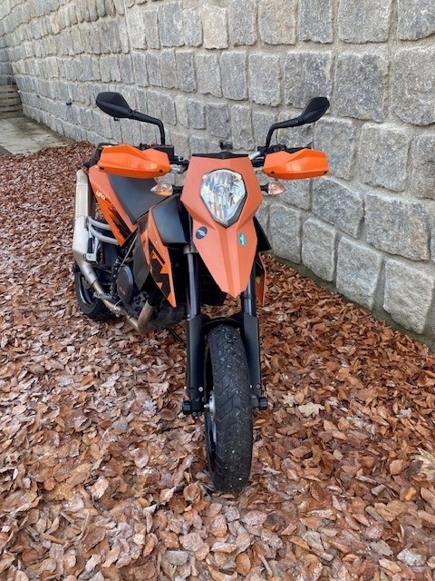 KTM 690 SM r.v. 2007 + náhradní motor