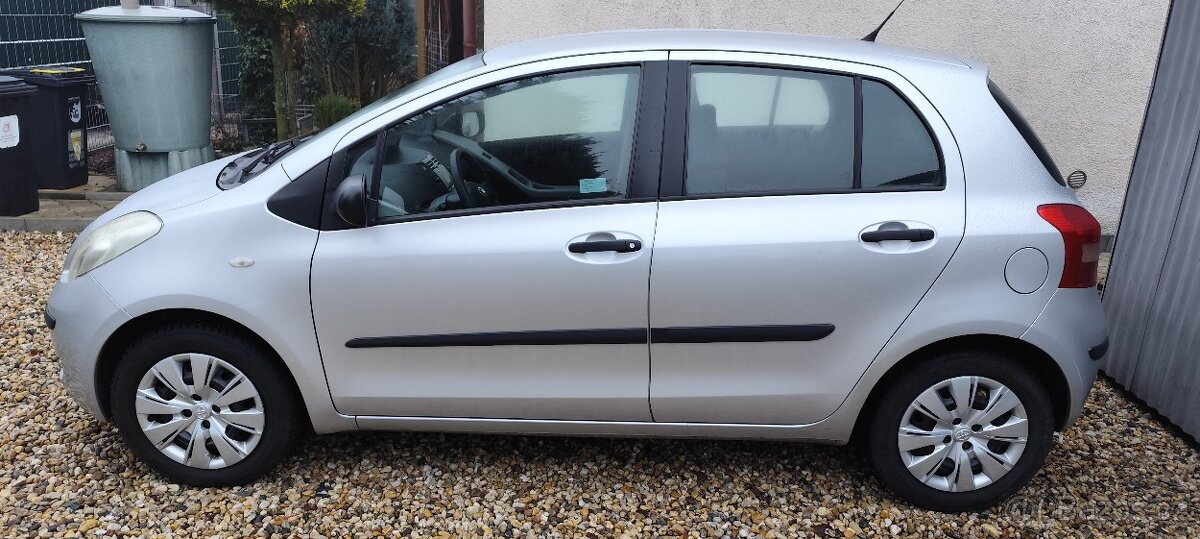 Toyota Yaris 1,3 benzín 64 kW