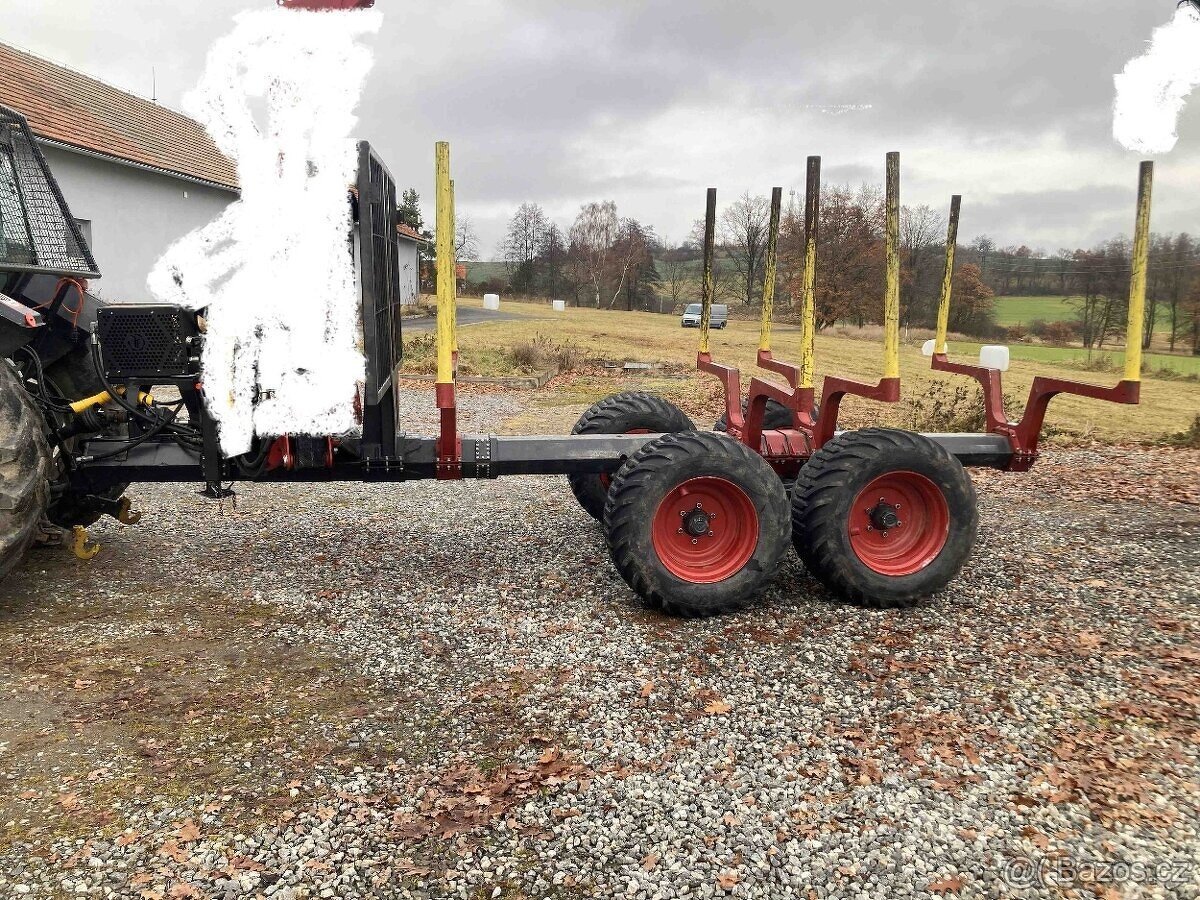 Vyvazeci vlek r.v.2022, nosnost 12 tun, pohony 2WD, vlastní