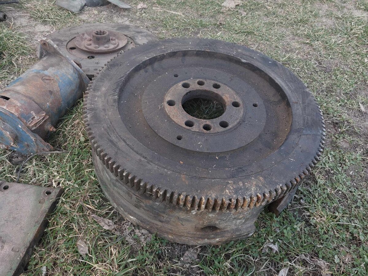 Zotrvacnik Zetor super 50