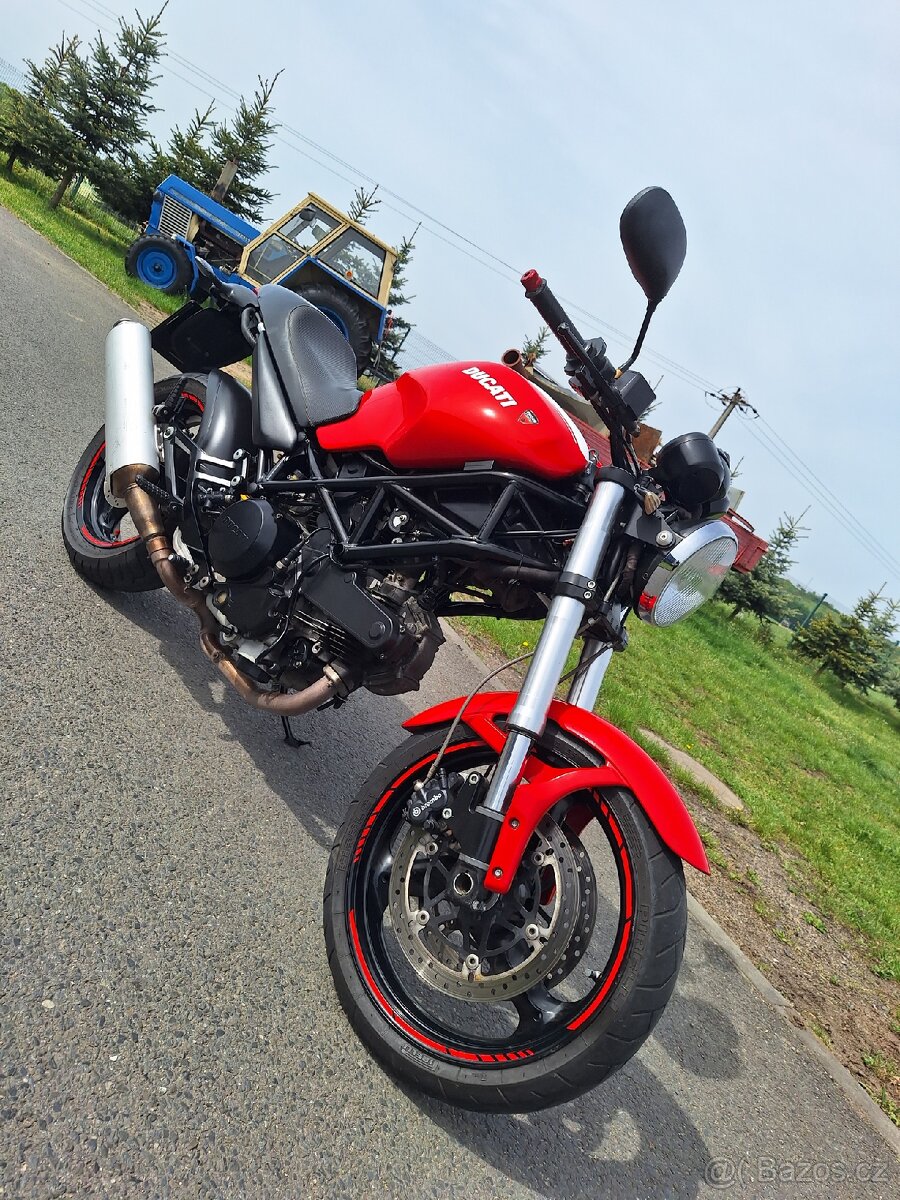 Ducati Monster 695