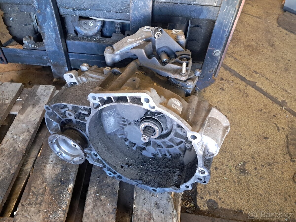 VW PASSAT B6 2.0TDI 103Kw převodovka KNY