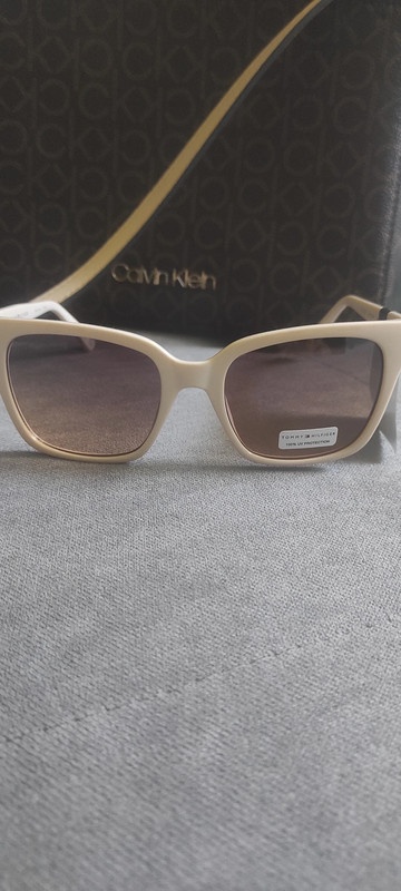 Tommy Hilfiger sluneční brýle