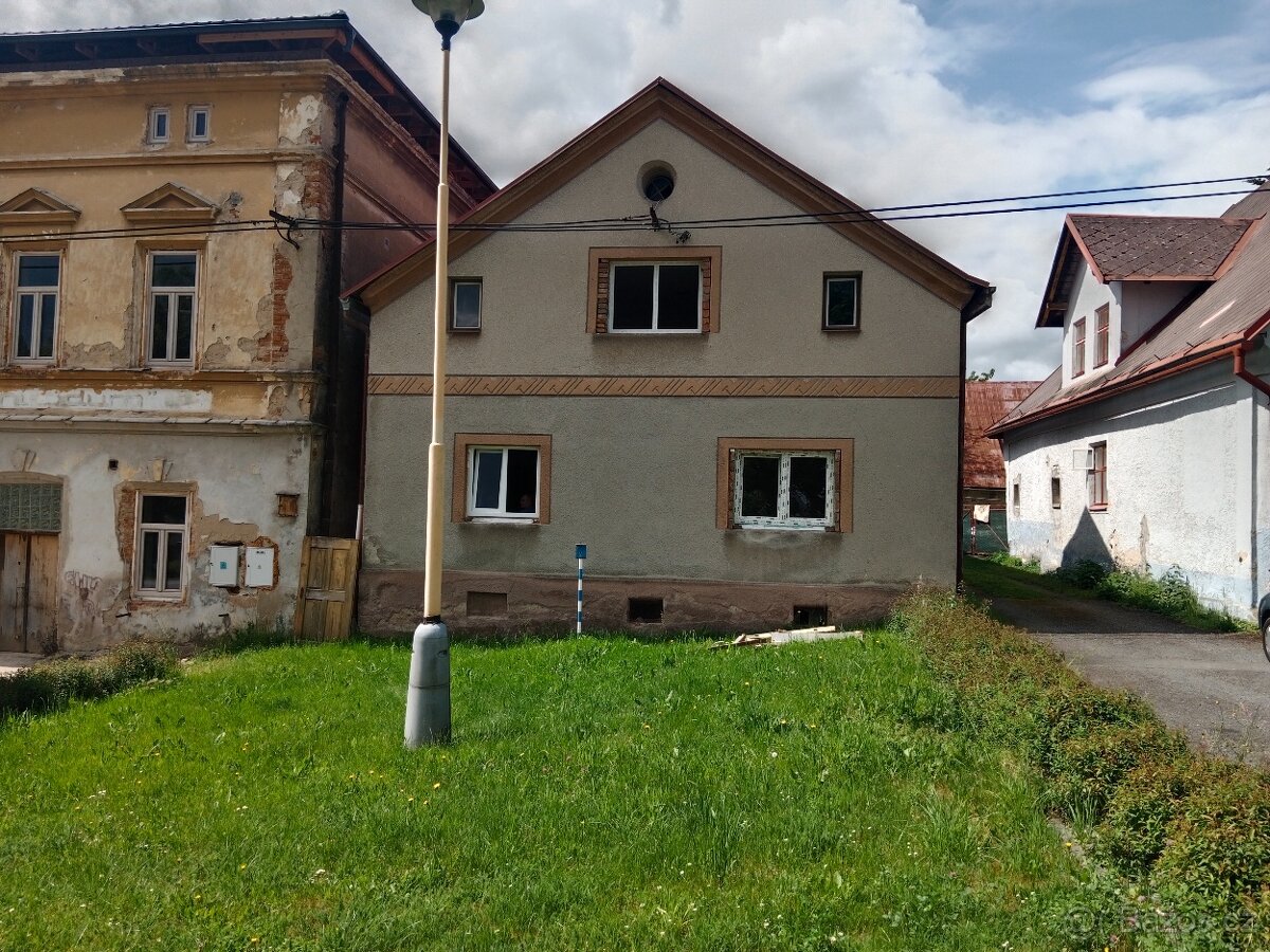 Prodám rodinný dům o 7+1 1000m2