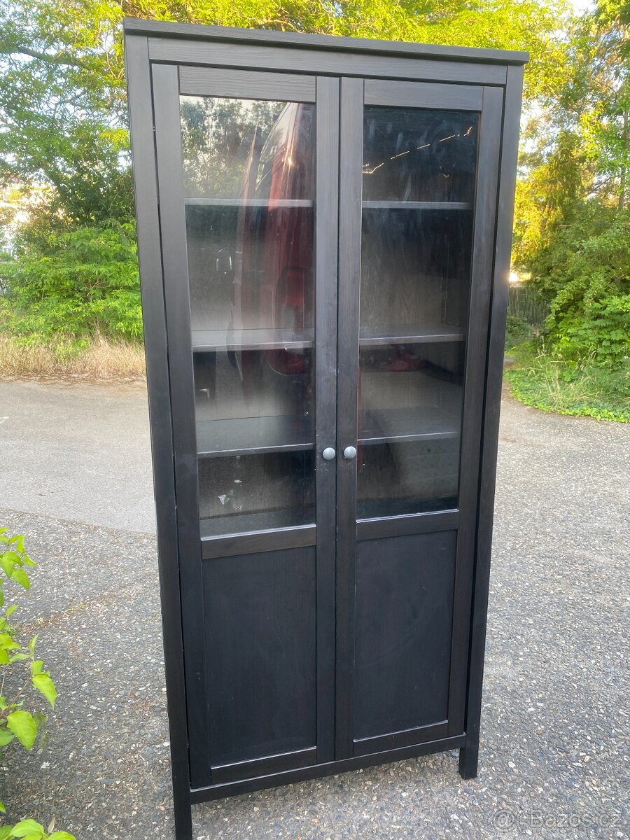 IKEA Hemnes vitrína/knihovna
