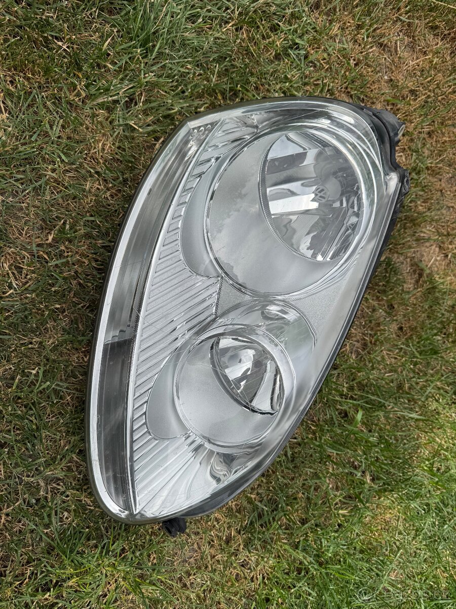 Pravé přední světlo Golf 5