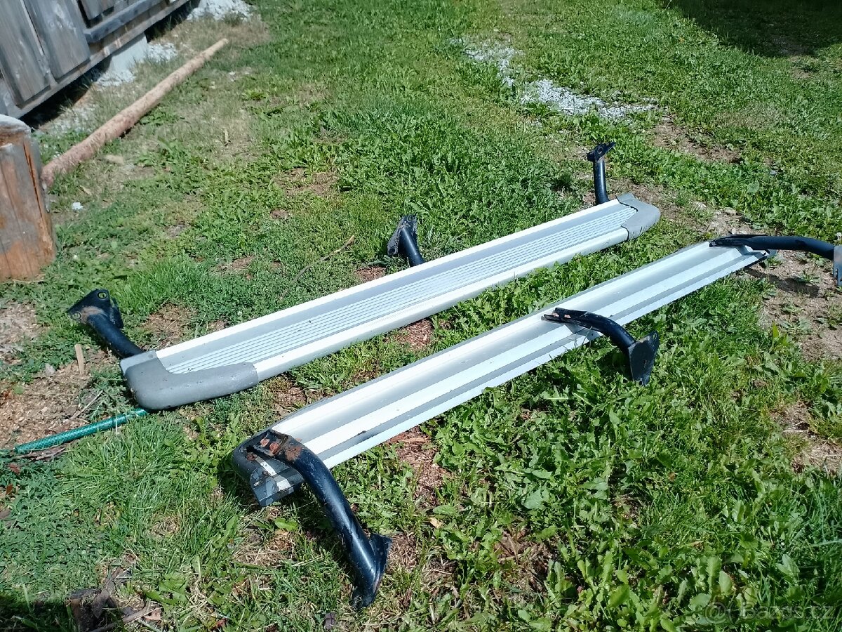 Nášlapy boční