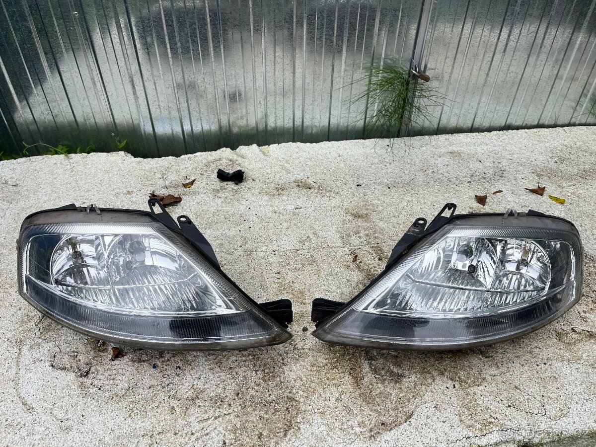 Predni svetla citroen c3